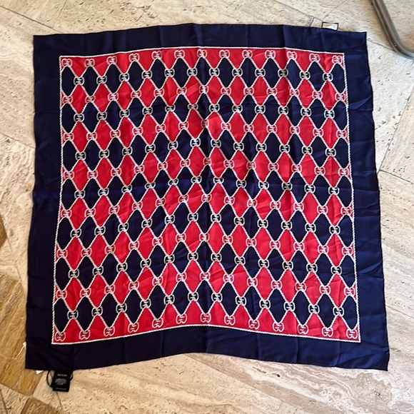 Gucci Accessories - Gucci silk scarf